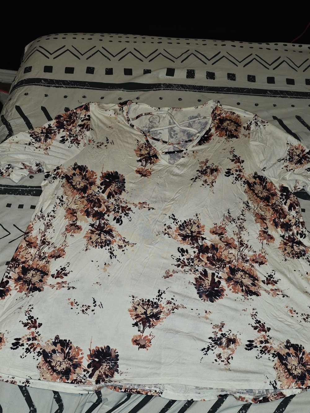 Maurices 24/7 Women's Cream Floral V-Neck Top